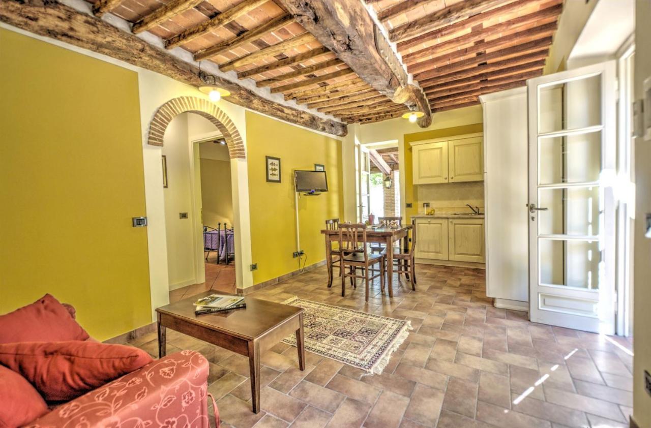 Lucca Cycling Holidays Il Tiglio Rooms Sant'Andrea di Compito Exterior photo